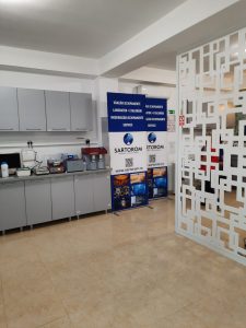 Lansare nou sediu Sartorom, mai bine poziționat și cu mai multe servicii – Ovidiu, jud. Constanța, str. 9, nr. 26