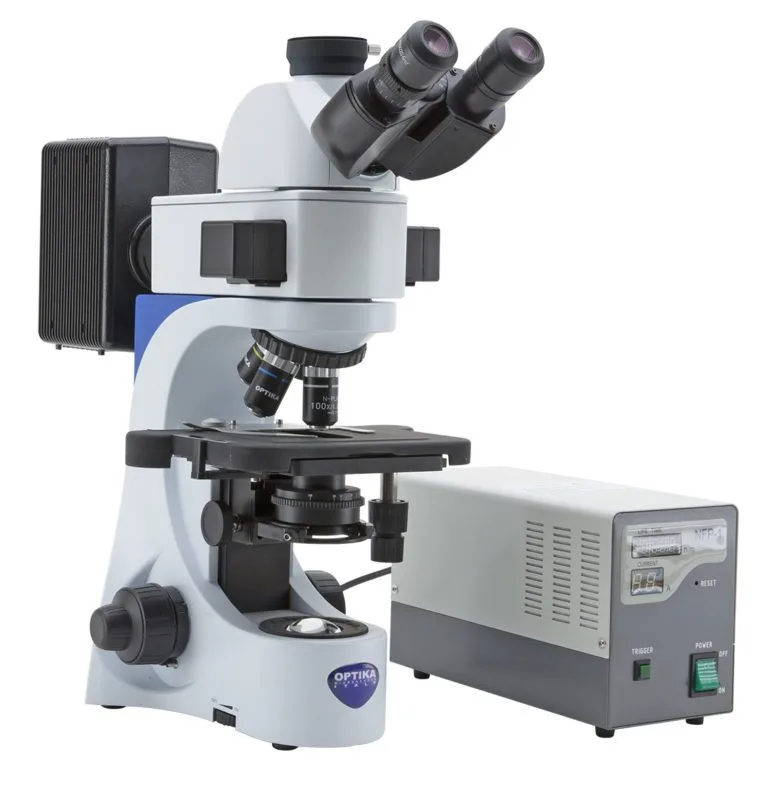 Microscop trinocular de fluorescență B-380 cu iluminare HBO (lampă xenon), mărire 1000x, obiective IOS PLAN, set de filtre B&G (excitație albastră și verde)