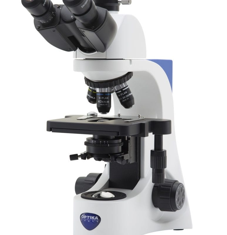 Microscop trinocular B-380, mărire 1000x, obiective PLAN, iluminare în câmp luminos standard
