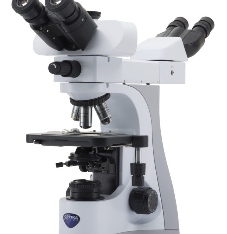 Microscop de discuție trinocular B-510 cu 2 capete față în față (face-to-face) pentru observare simultană, mărire 1000x, obiective IOS PLAN, design ergonomic pentru seminarii