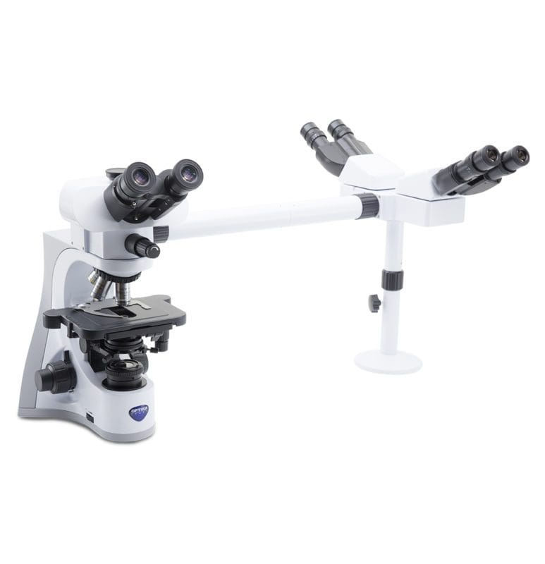 Microscop trinocular de discuție B-510, cu obiective IOS PLAN, mărire maximă 1000x, cap trinocular cu 3 oculare, iluminare în câmp luminos, pentru observații și prezentări în grup