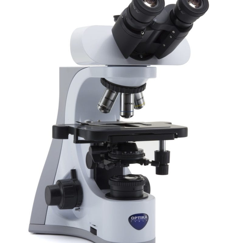 Microscop trinocular B-510 cu câmp luminos, mărire maximă 1000x, obiective IOS PLAN, cap trinocular, iluminare în câmp luminos